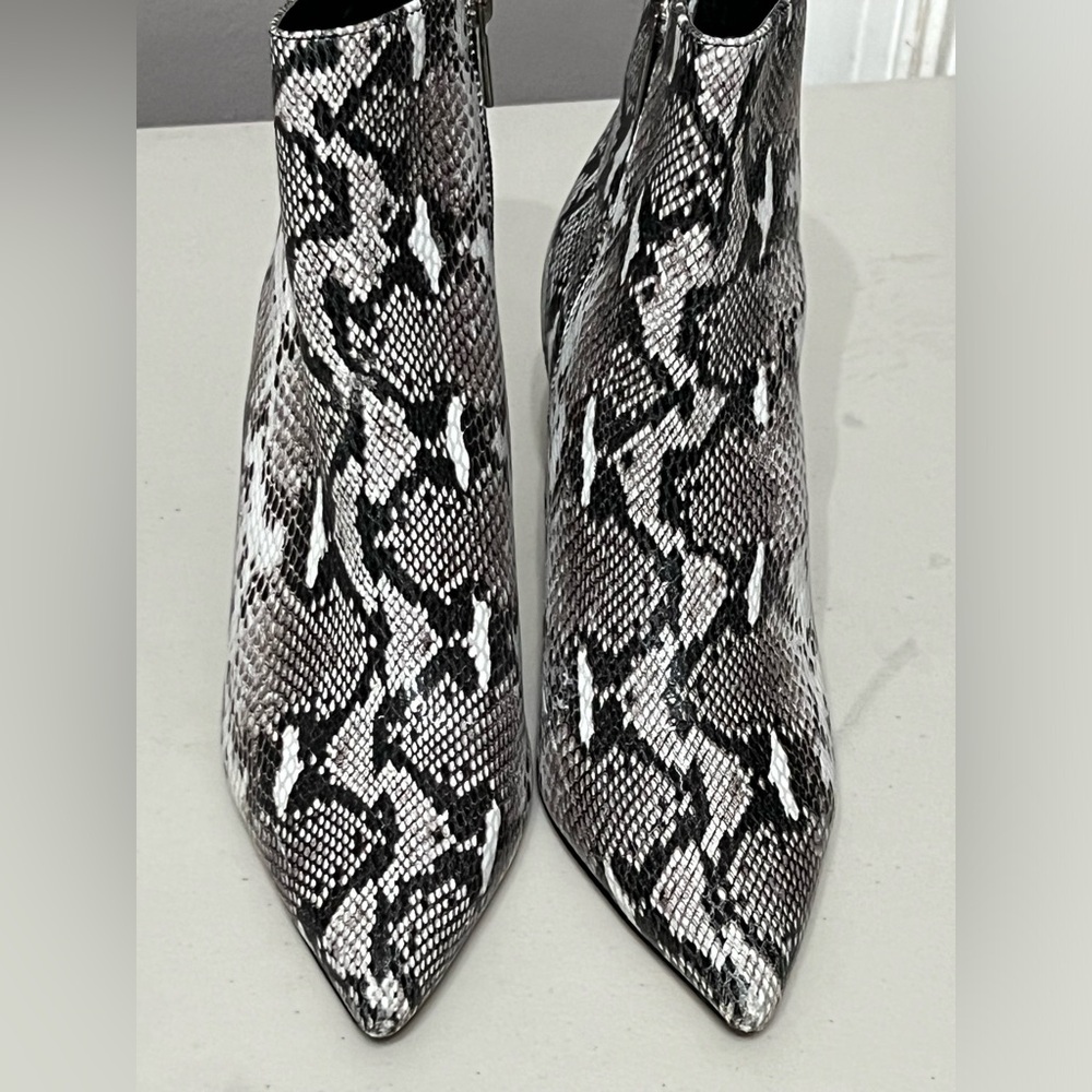 Tony Bianco Elia Snake Ankle Boot 7 small flaw on one heel
